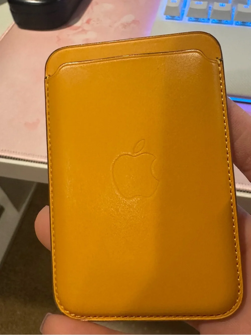 Apple Leather MagSafe Card Sleeve - Yellow/Golden/ Mustard